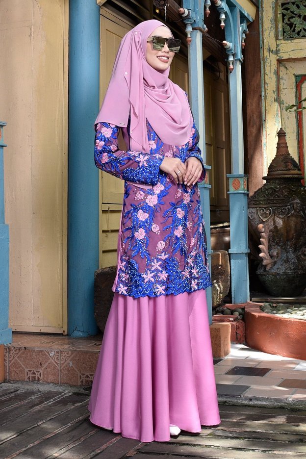 Baju Kurung Lace Glitz Inaya - Flamingo Pink