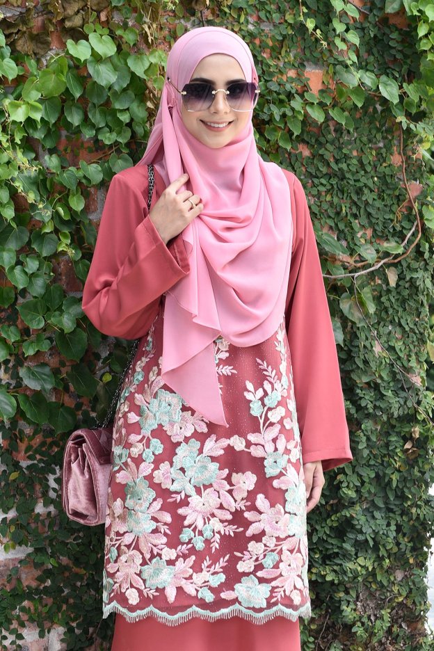 Baju Kurung Lace Leonore - Apricot