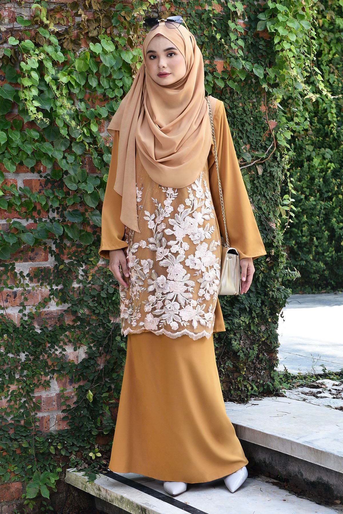 Baju Kurung Lace Leonore - Gold Coast