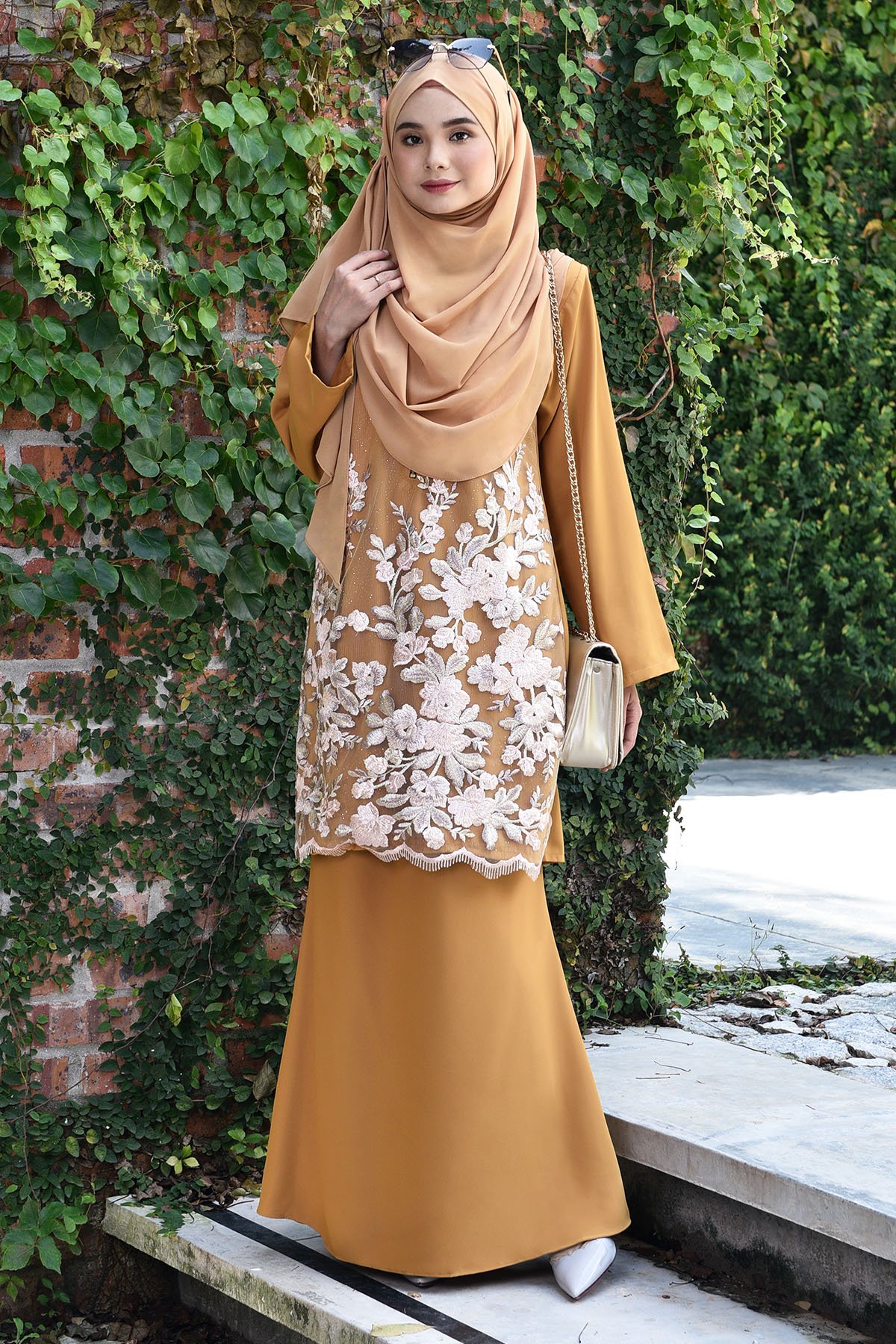 Baju Kurung Lace Leonore - Gold Coast