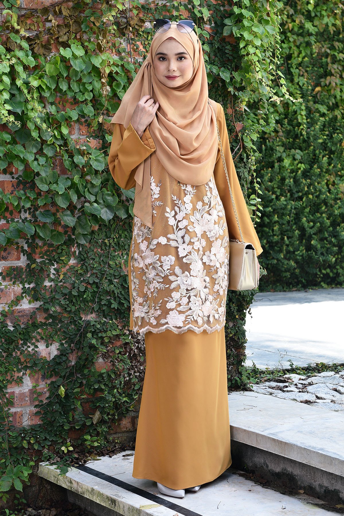 Baju Kurung Lace Leonore - Gold Coast