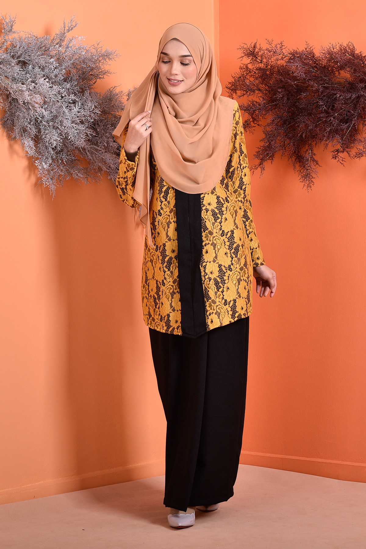 Baju Kebarung Lace Marissa - Pitch Black