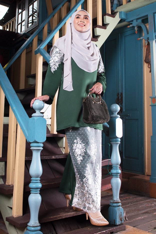 Baju Kurung Lace Mathilde - Forest Green