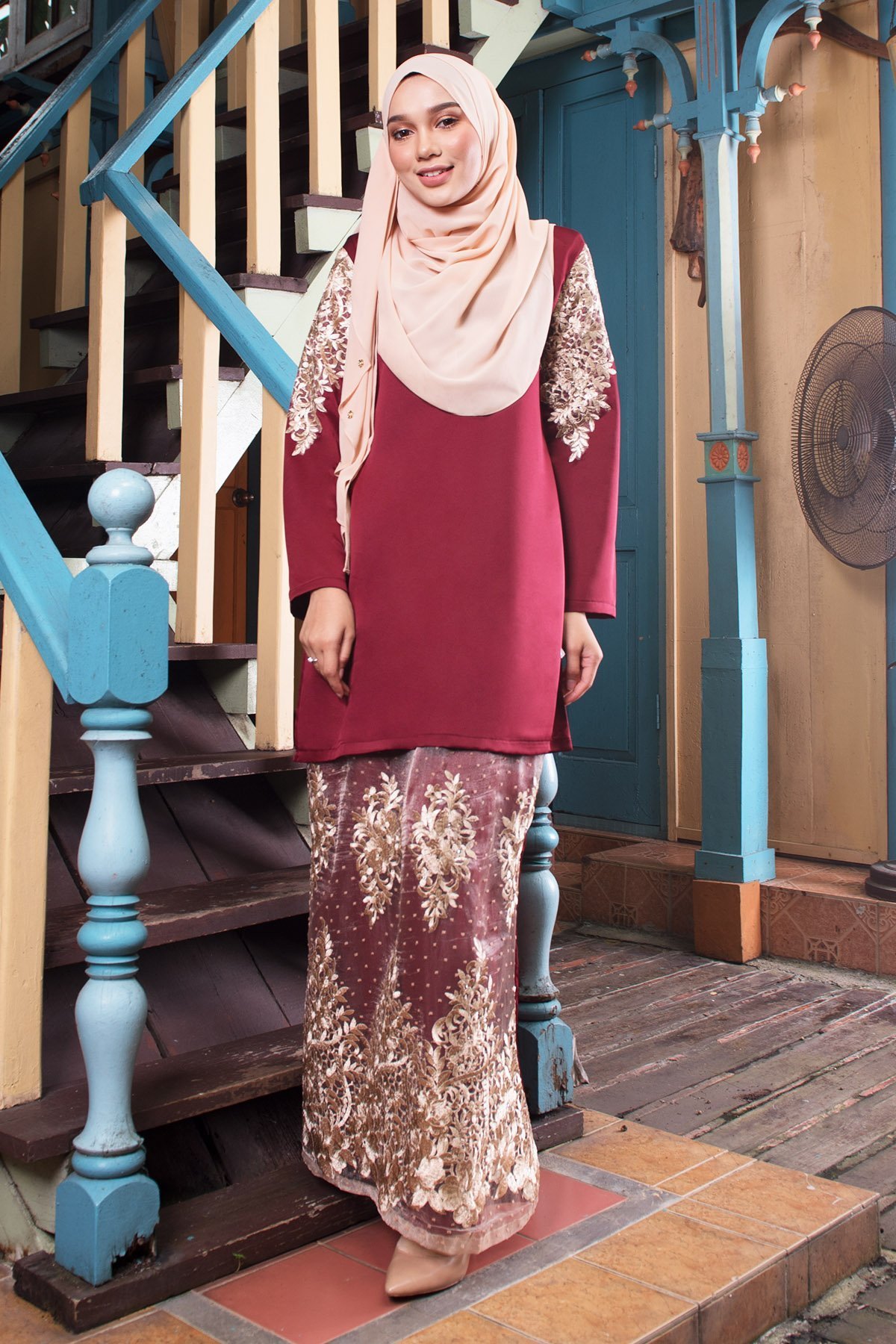Baju Kurung Lace Mathilde - Mahogany Red