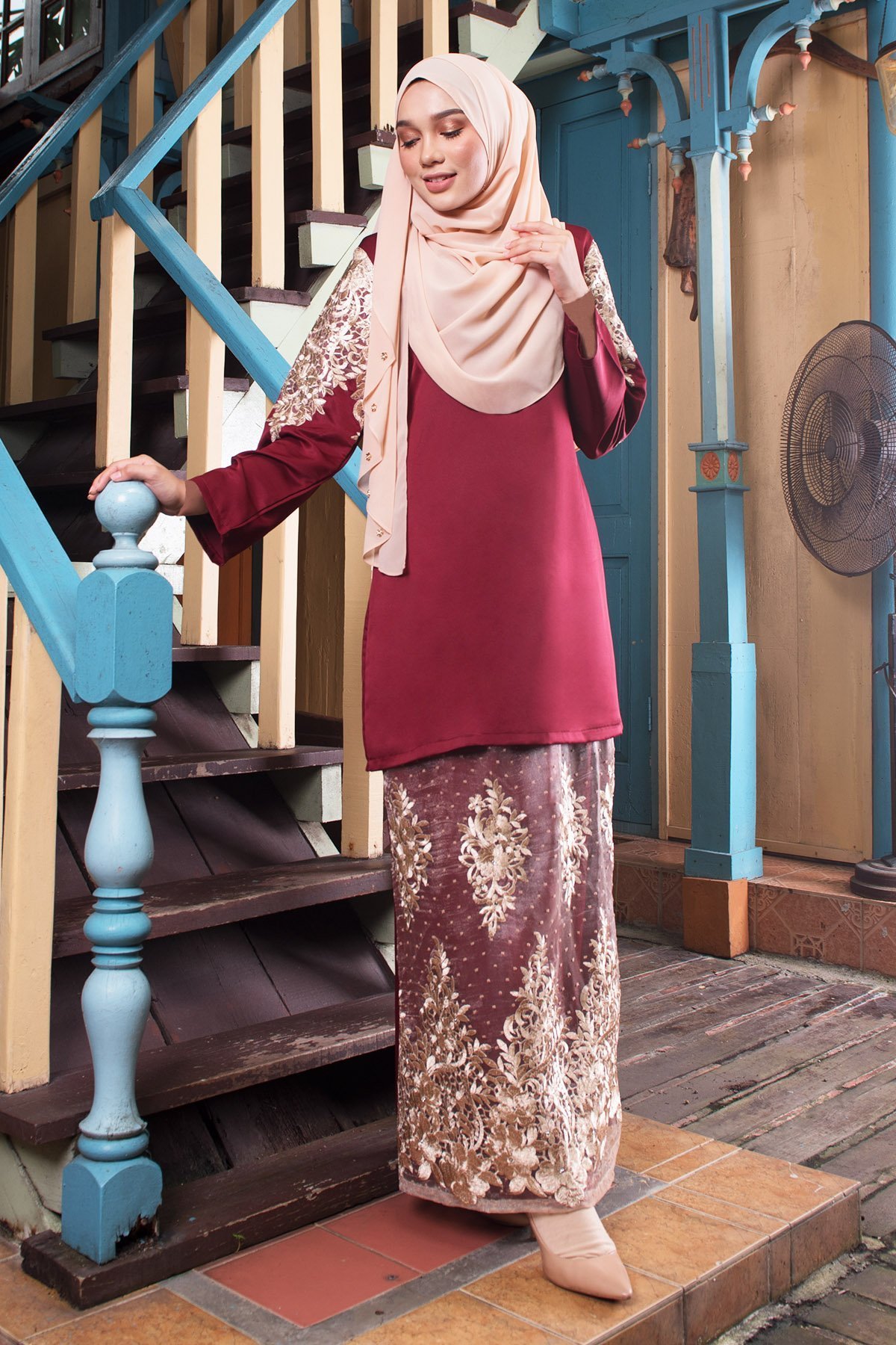 Baju Kurung Lace Mathilde - Mahogany Red