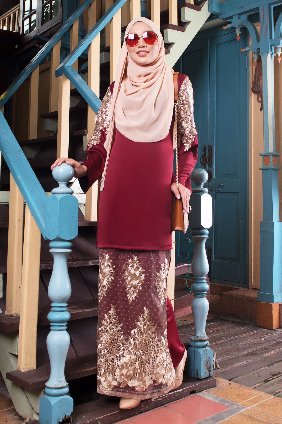 Baju Kurung Lace Mathilde - Mahogany Red