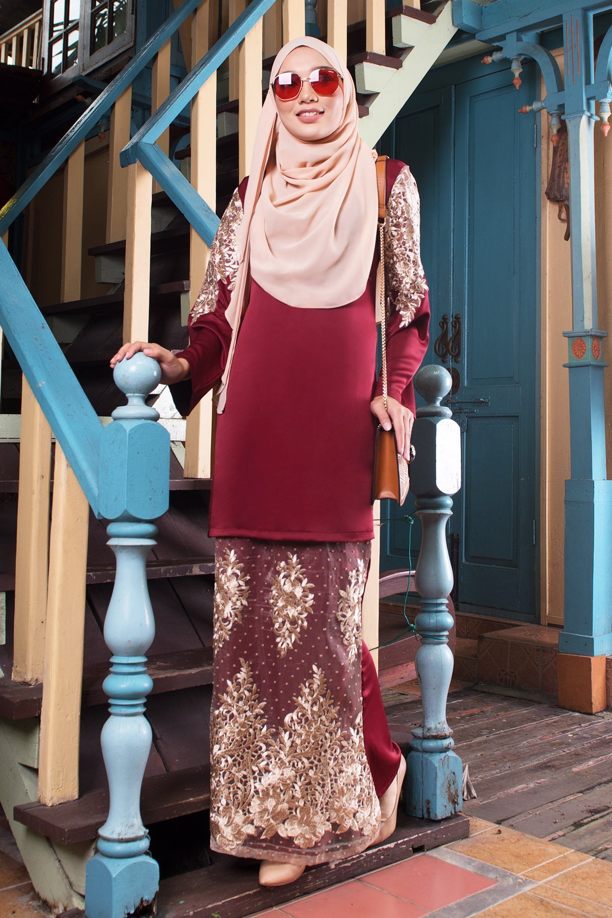 Baju Kurung Lace Mathilde - Mahogany Red
