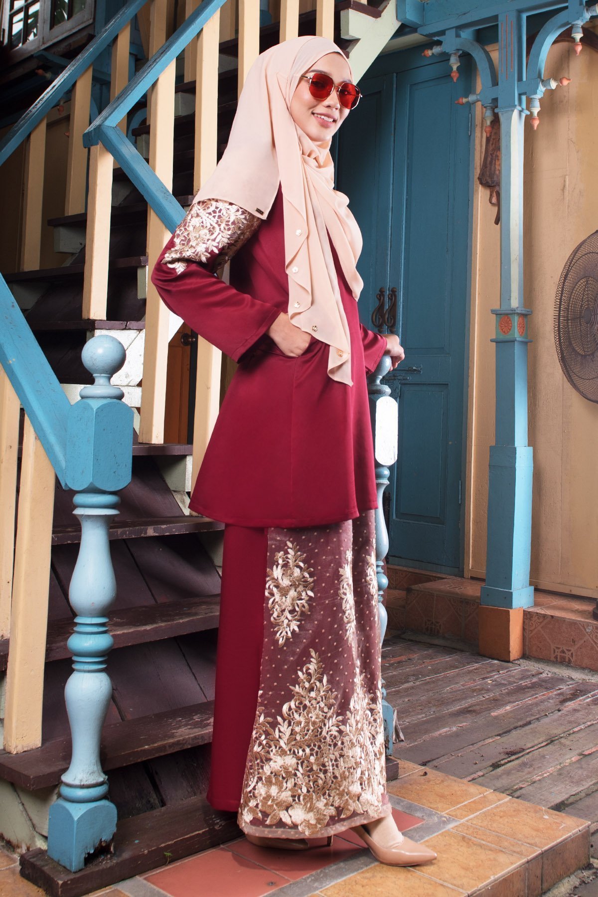 Baju Kurung Lace Mathilde - Mahogany Red