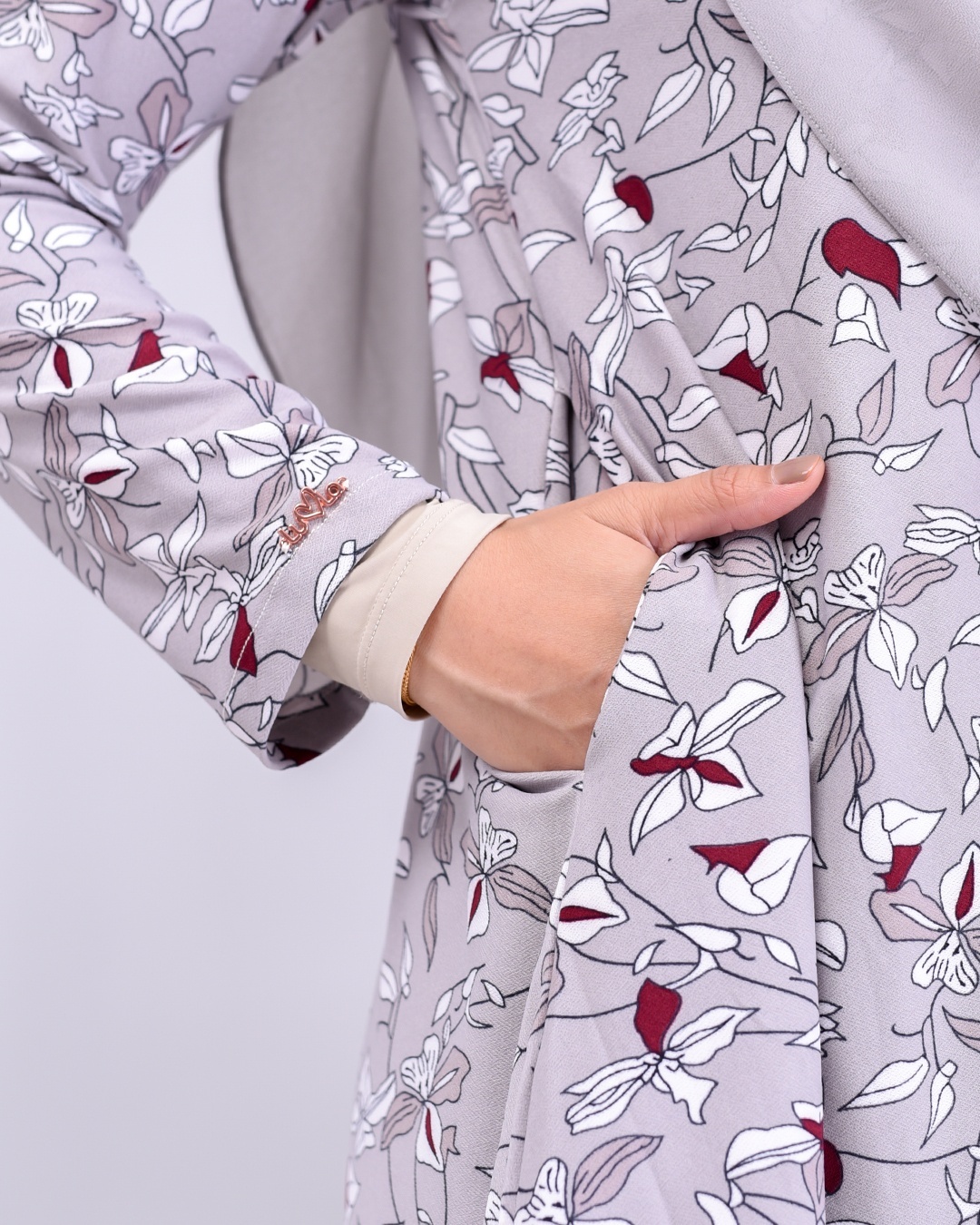 Baju Kurung Lola Printed - Grey Aquilegia