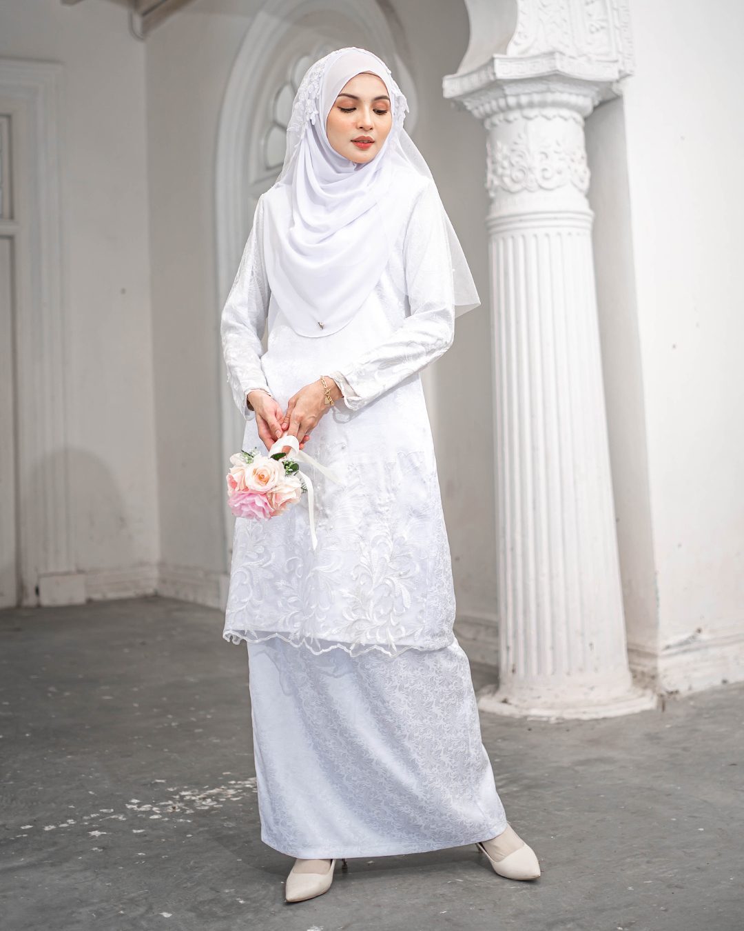 Baju Kurung Moden Lace Nelly - Snow White