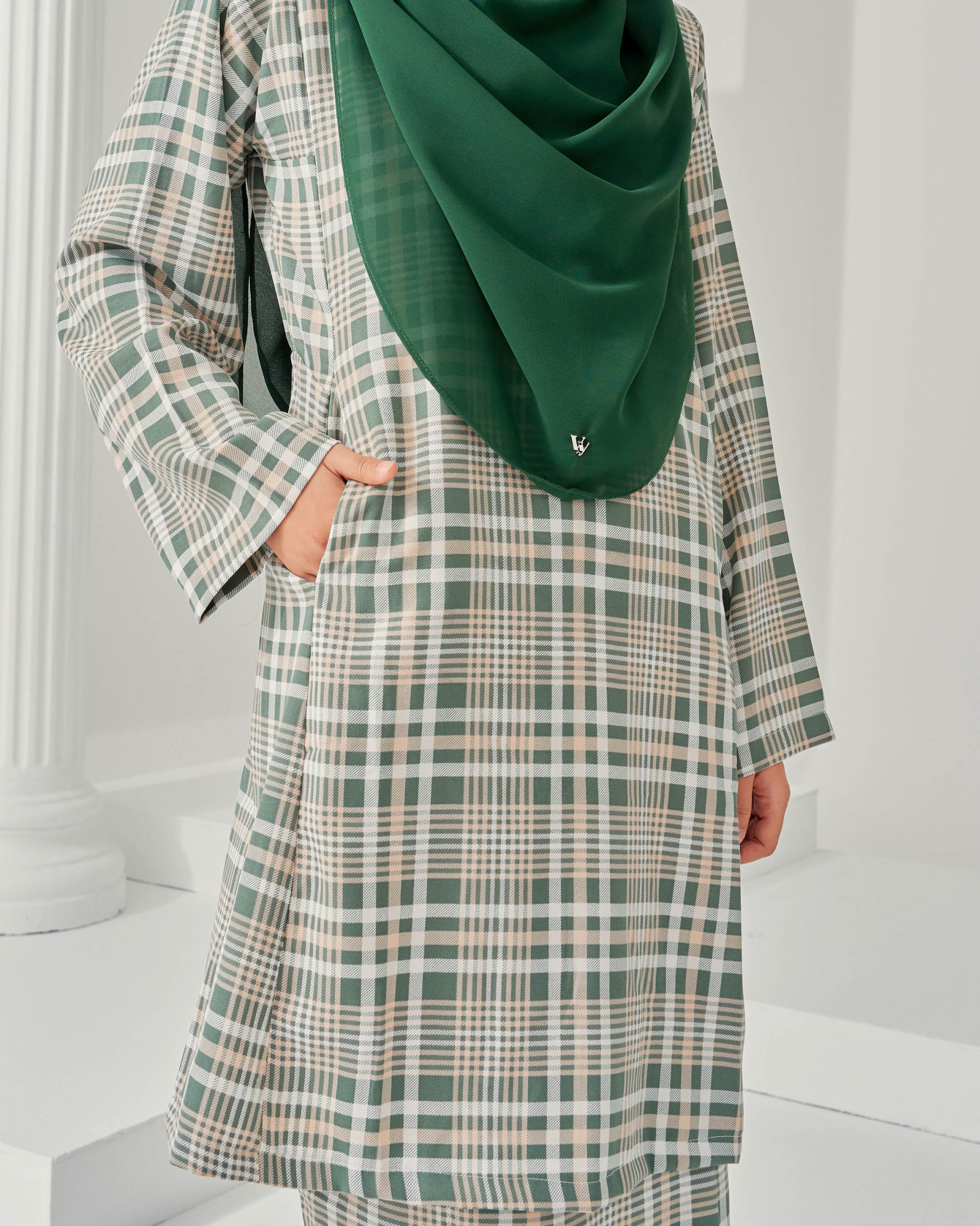 Baju Kurung Pahang Lysandra Laluna X MCC - Hunter Green
