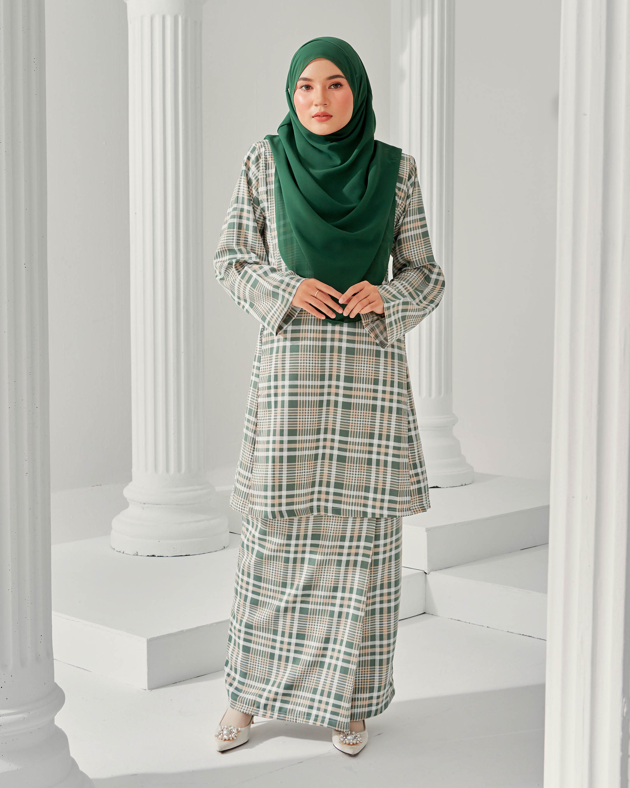 Baju Kurung Pahang Lysandra Laluna X MCC - Hunter Green