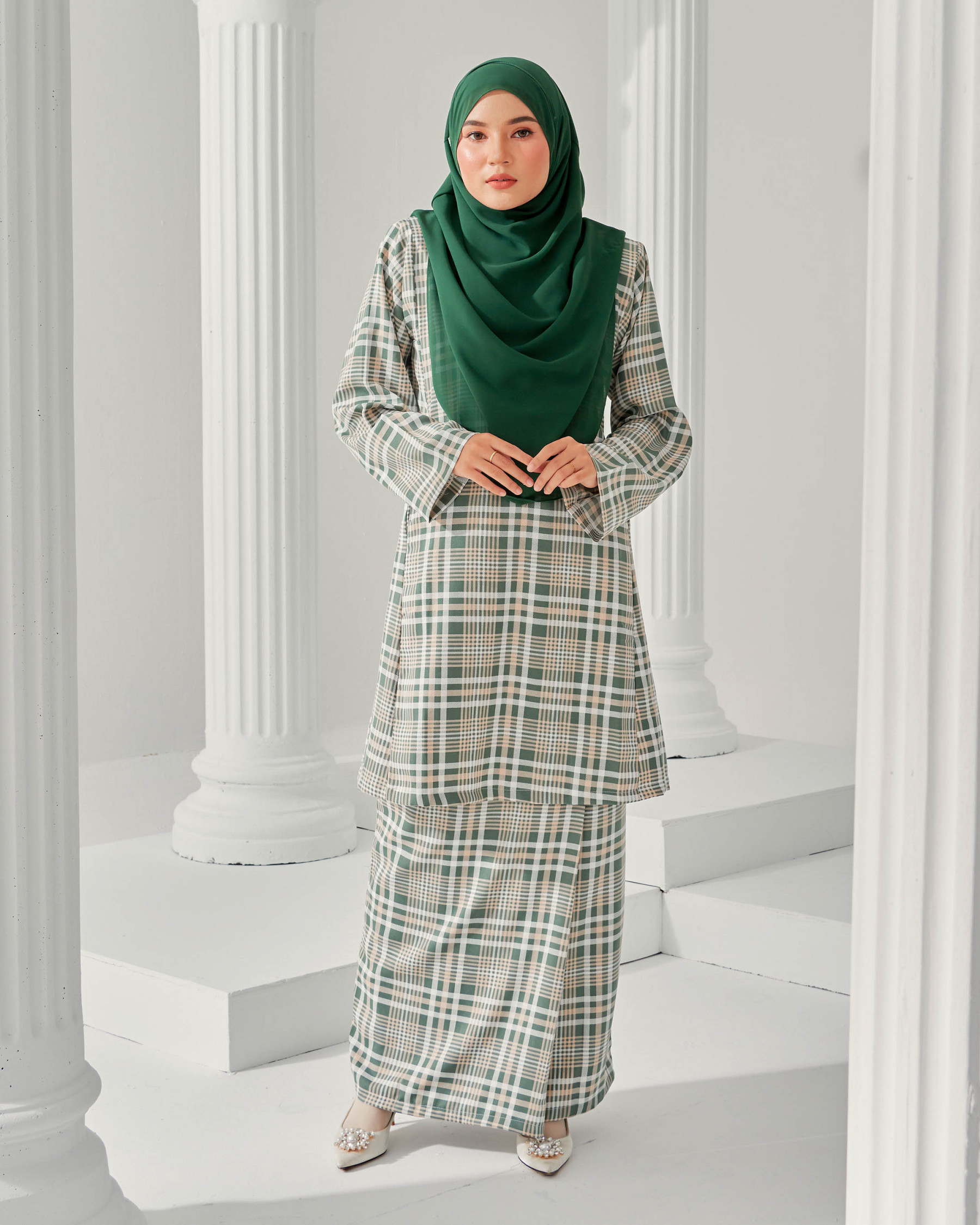 Baju Kurung Pahang Lysandra Laluna X MCC - Hunter Green