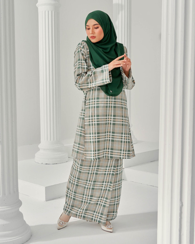 Baju Kurung Pahang Lysandra Laluna X MCC - Hunter Green