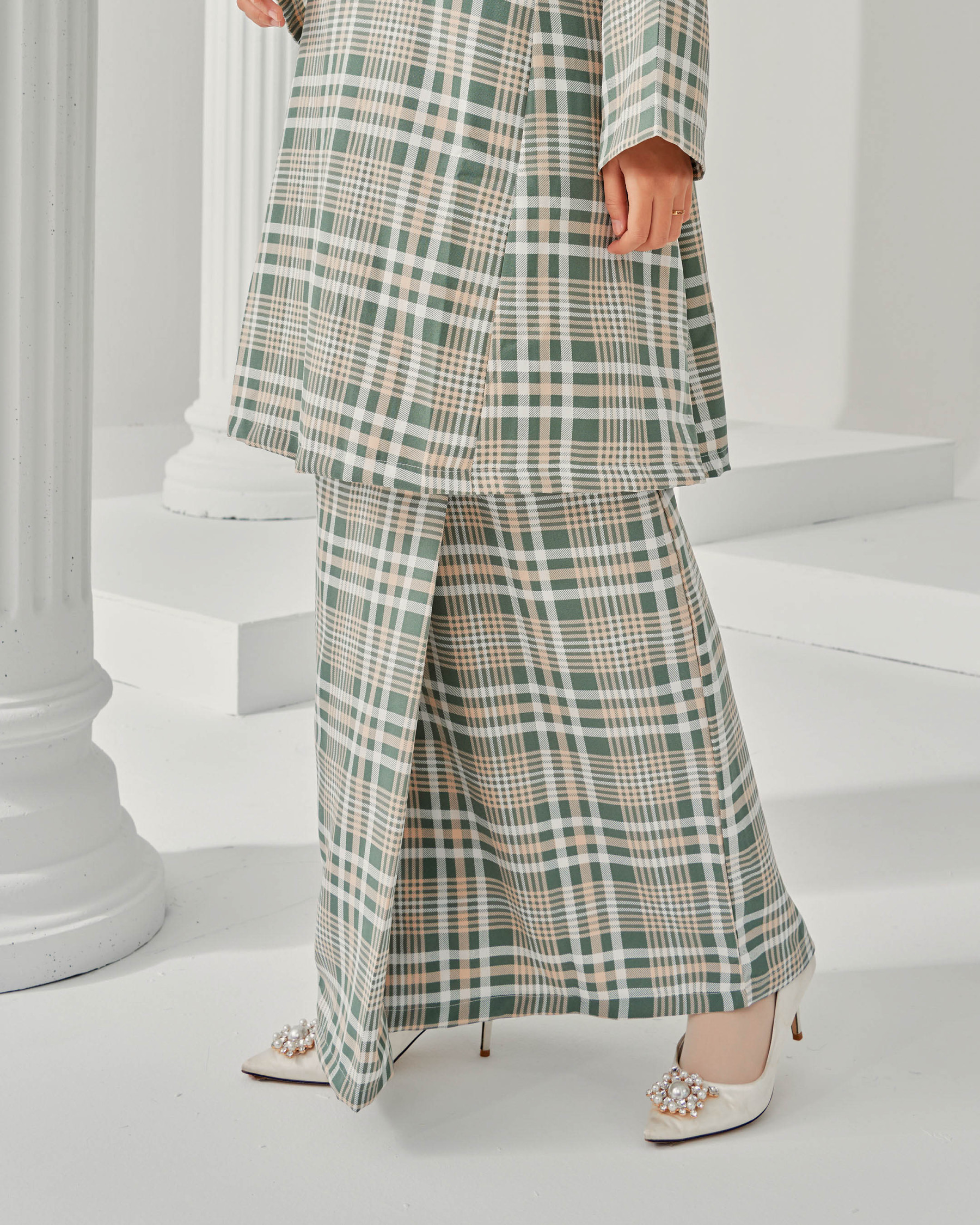 Baju Kurung Pahang Lysandra Laluna X MCC - Hunter Green