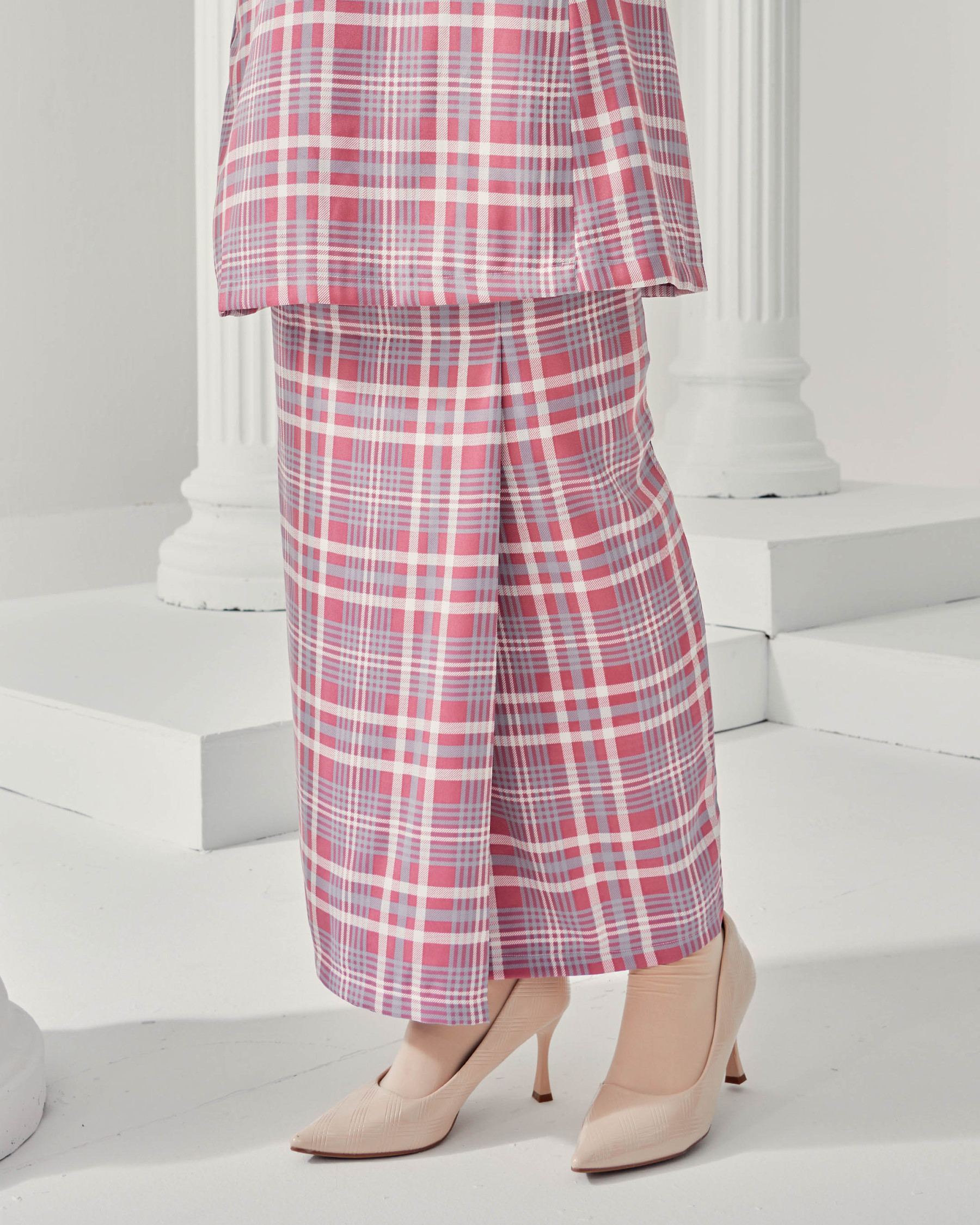 Baju Kurung Pahang Lysandra Laluna X MCC - Mulberry