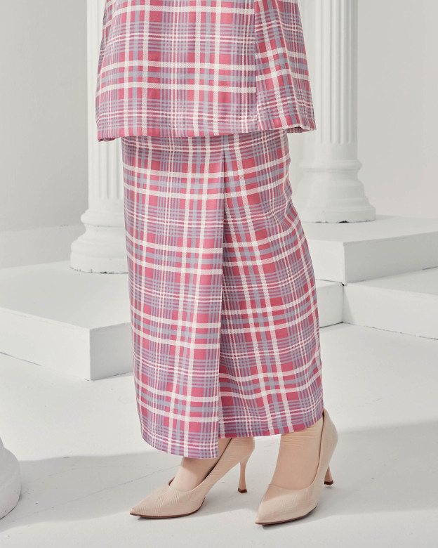 Baju Kurung Pahang Lysandra Laluna X MCC - Mulberry