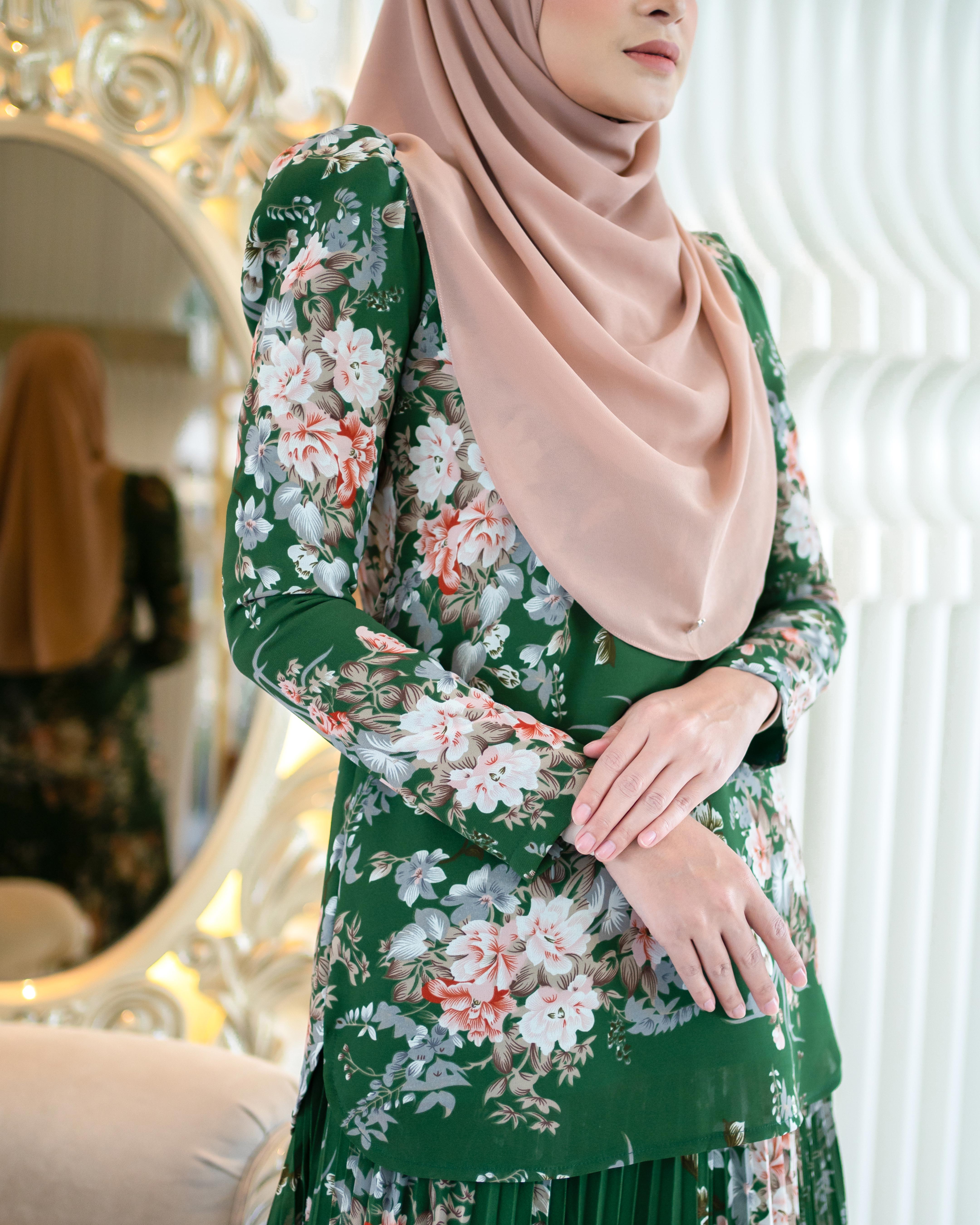 Baju Kurung Pleated Amelie - Grass Green