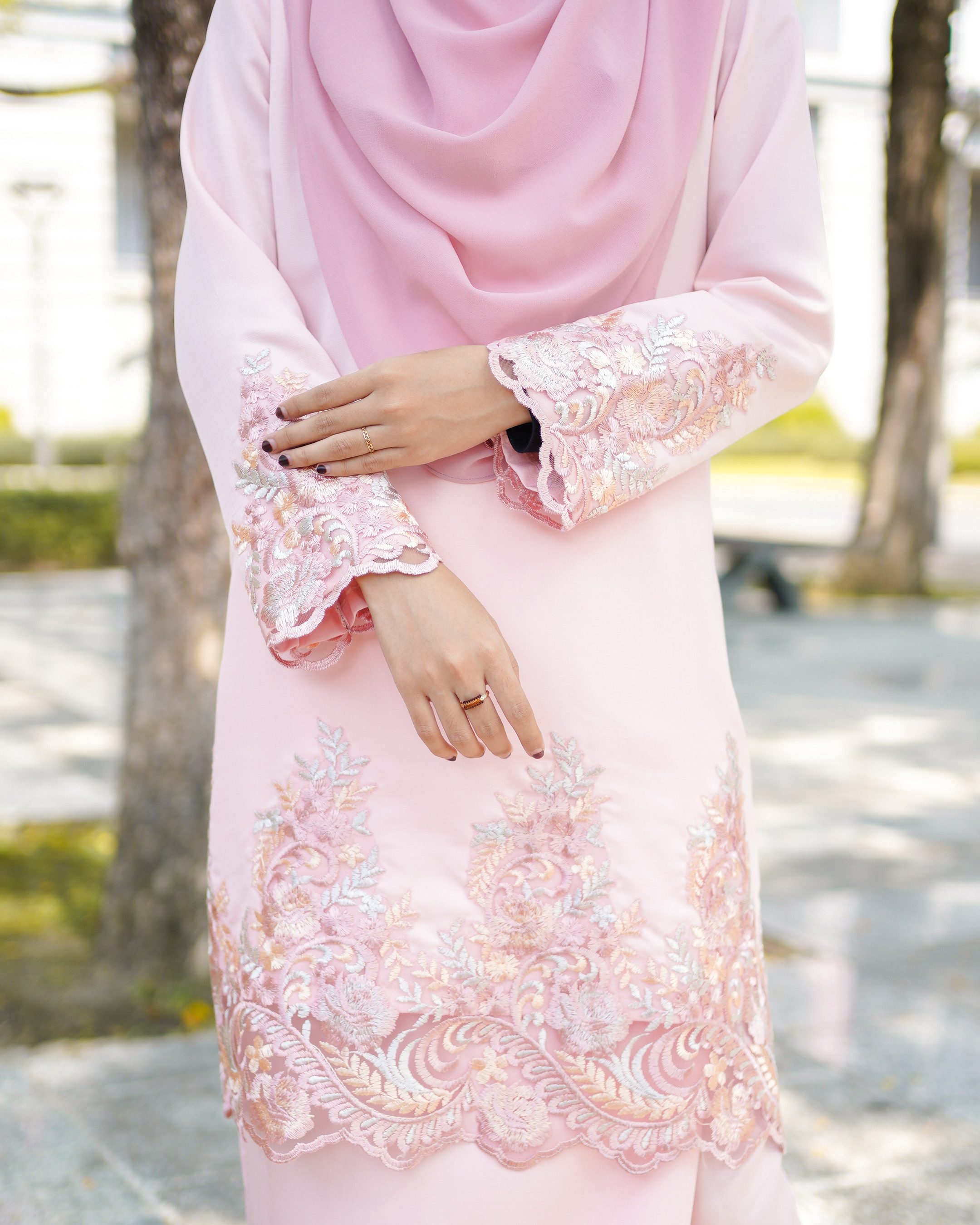 Baju Kurung Royal Lace Ayra - Baby Pink