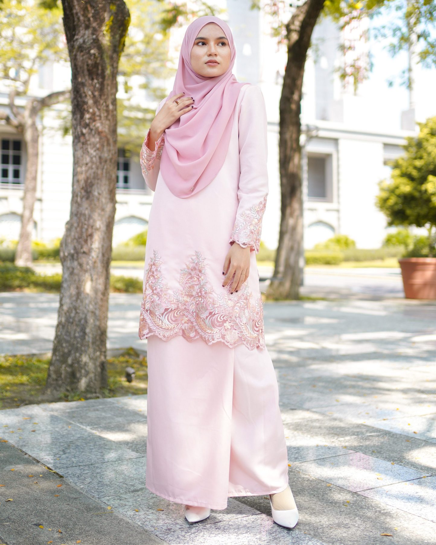 Baju Kurung Royal Lace Ayra - Baby Pink