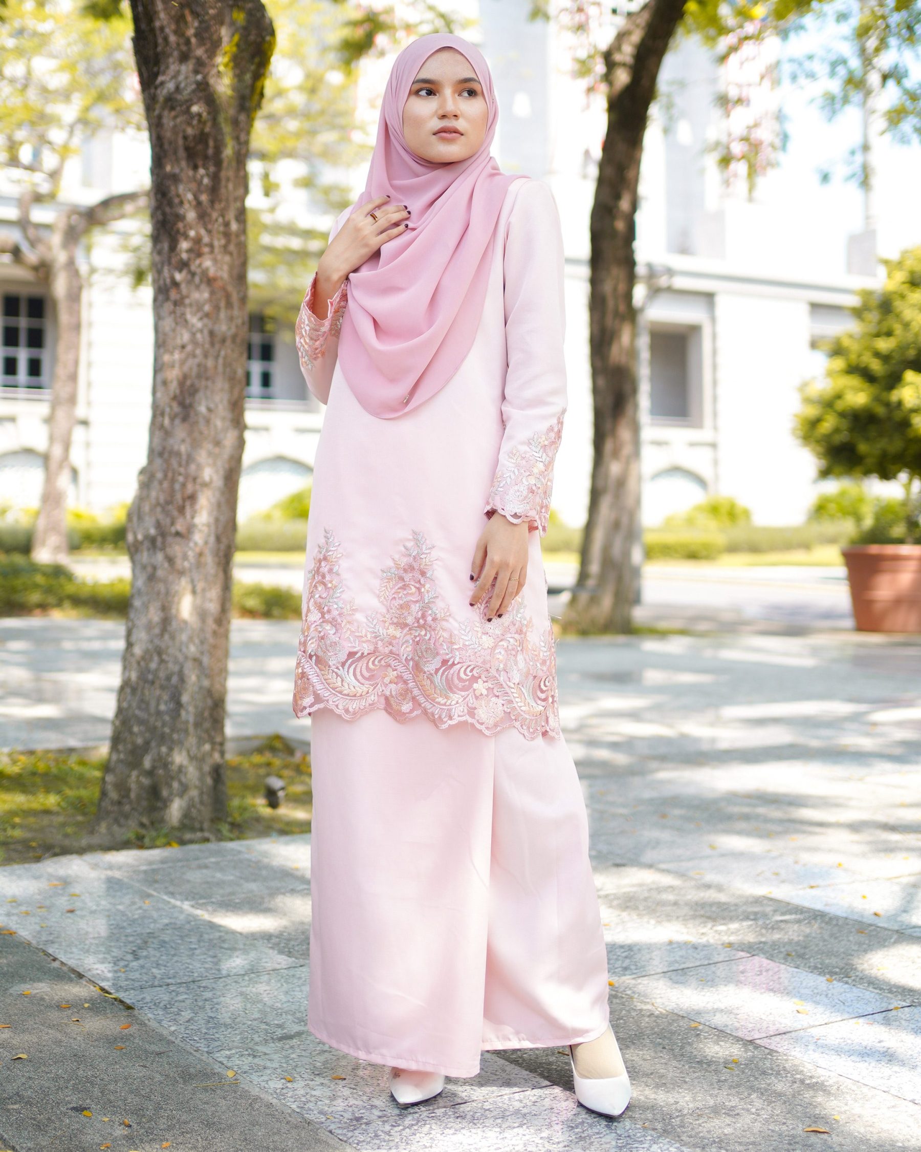Baju Kurung Royal Lace Ayra - Baby Pink
