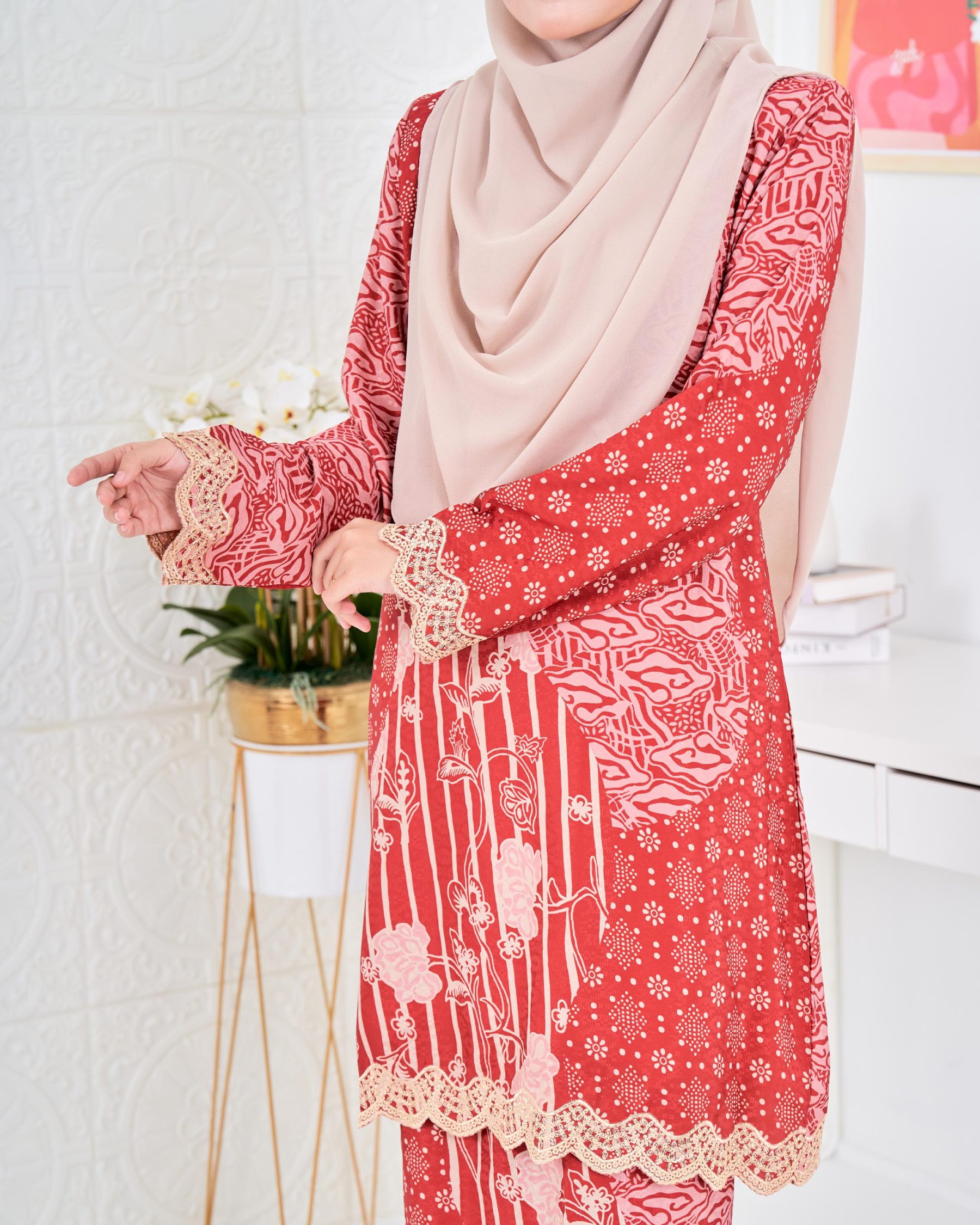 Baju Kurung Moden Batik Puteri Layla Laluna X MCC - Scarlet Red