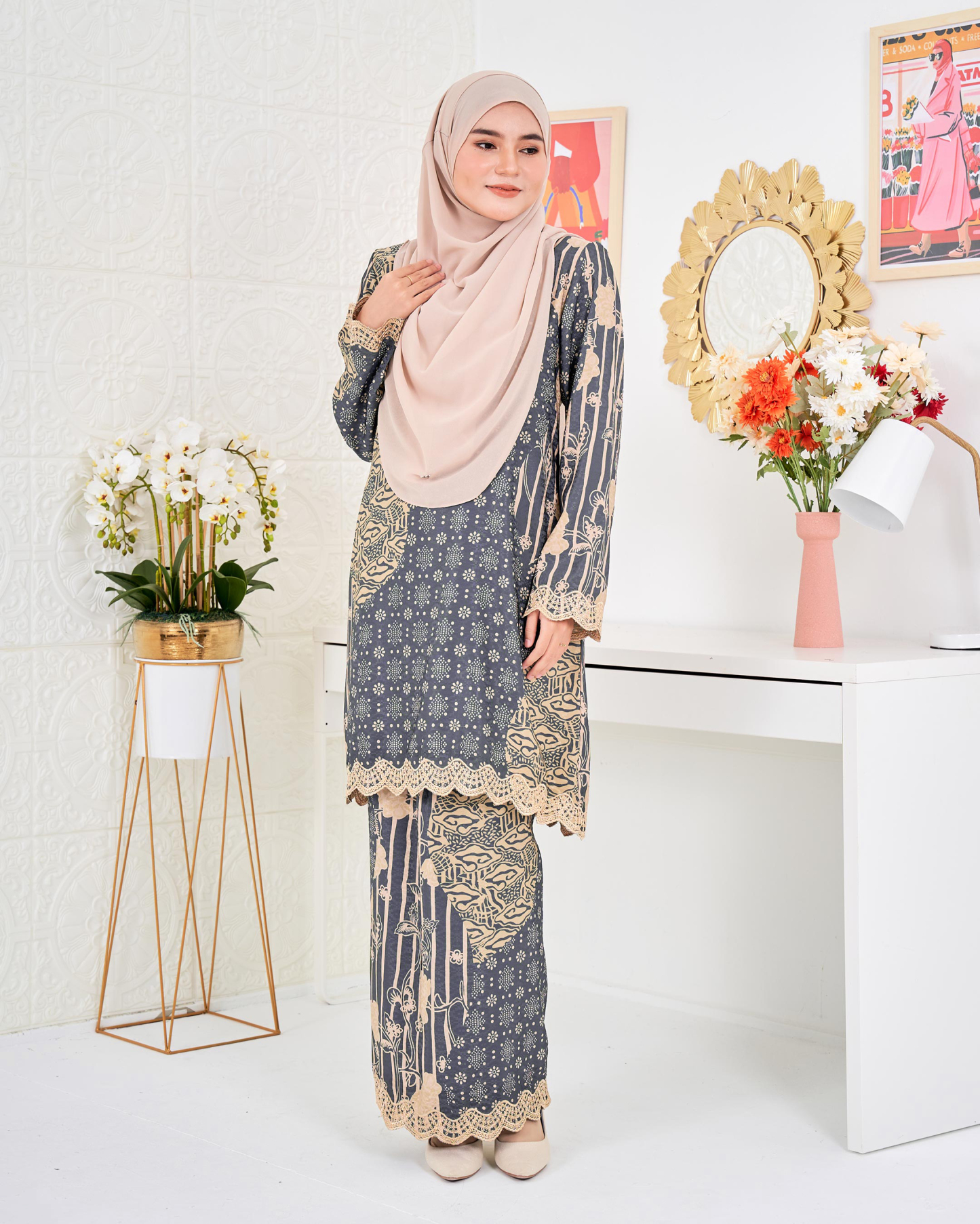 Baju Kurung Moden Batik Puteri Layla Laluna X MCC - Stonehenge