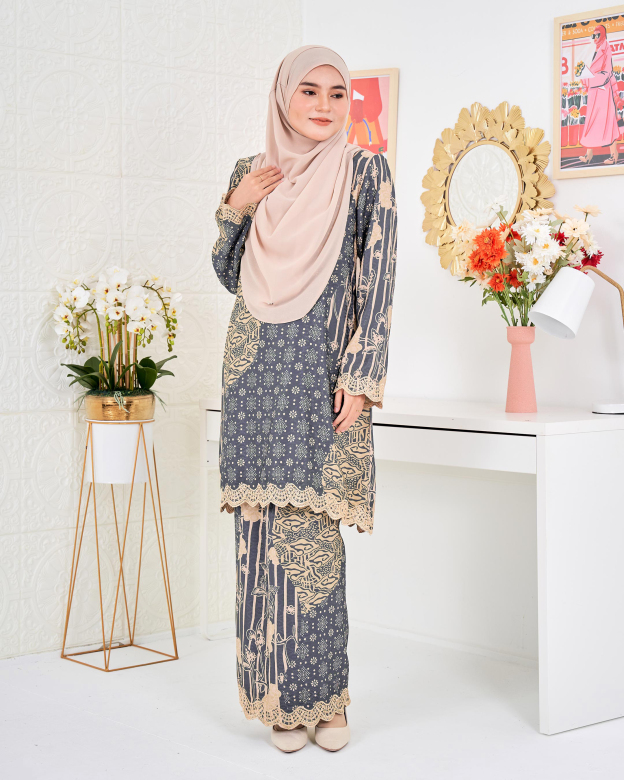 Baju Kurung Moden Batik Puteri Layla Laluna X MCC - Stonehenge