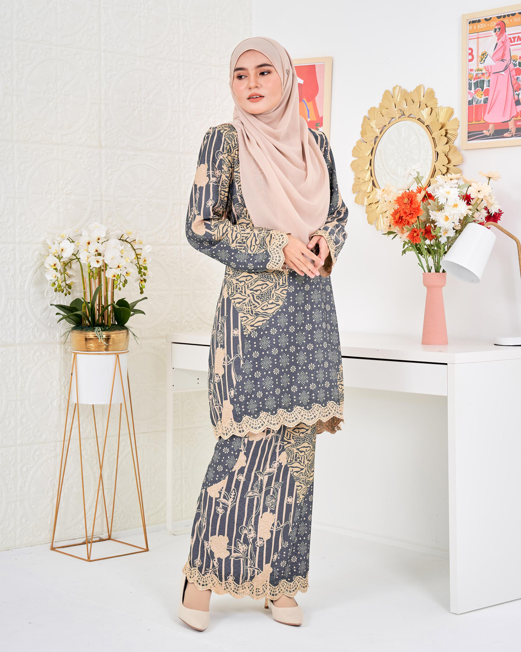 Baju Kurung Moden Batik Puteri Layla Laluna X MCC - Stonehenge