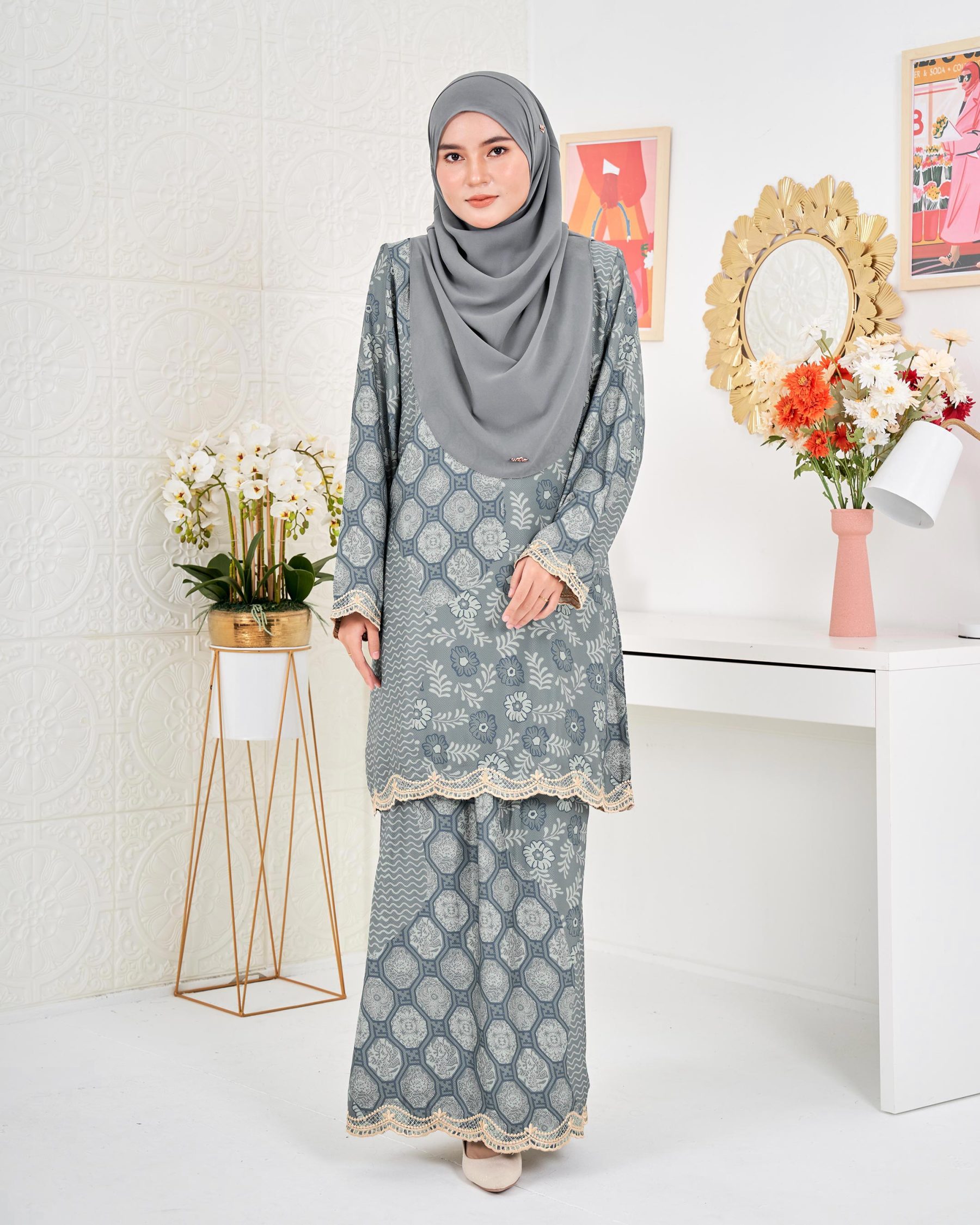Baju Kurung Moden Batik Puteri Ledang Laluna X MCC - Pearl Grey