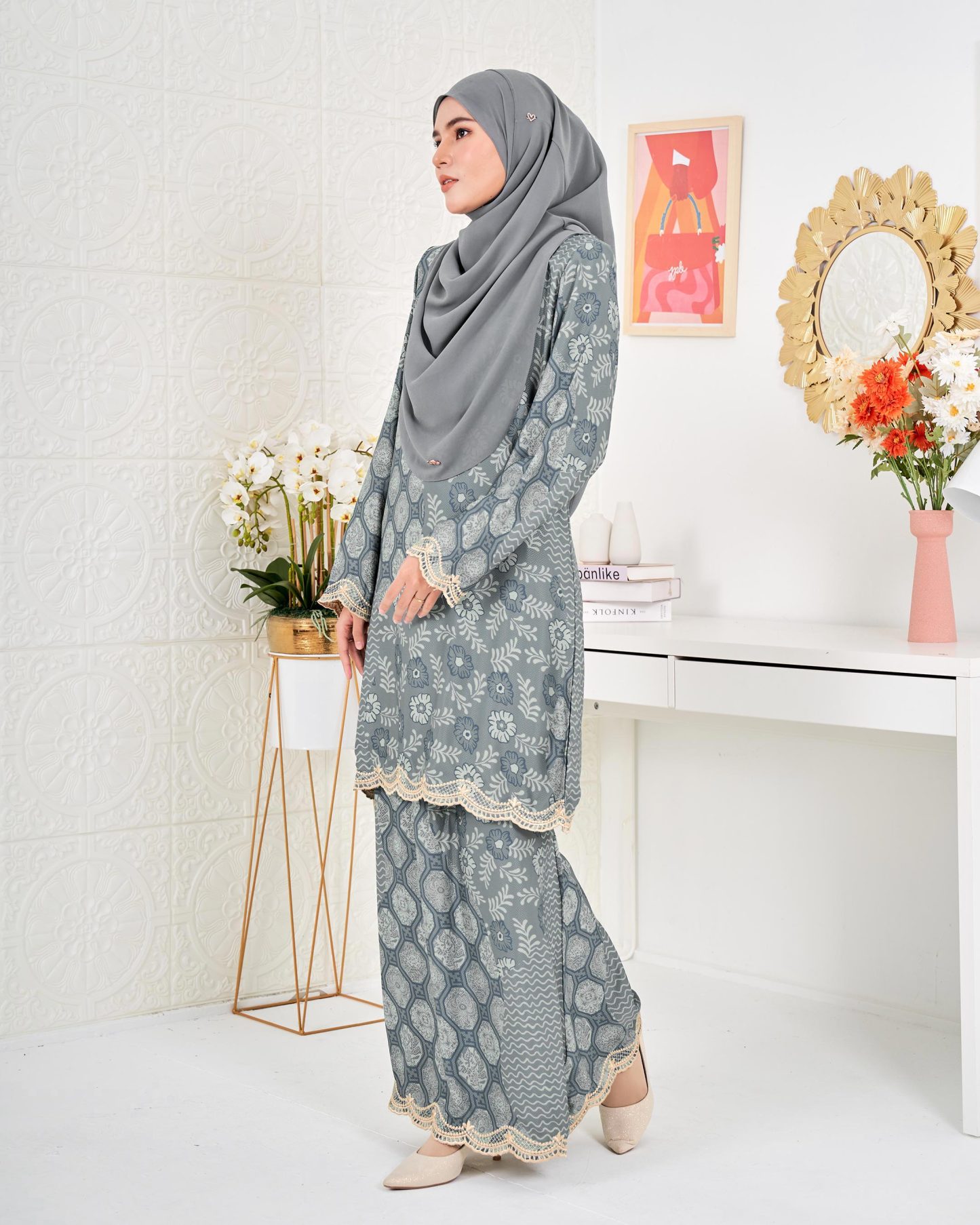 Baju Kurung Moden Batik Puteri Ledang Laluna X MCC - Pearl Grey