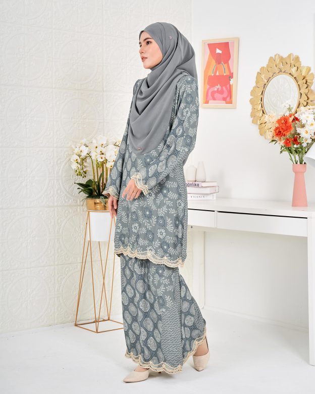 Baju Kurung Moden Batik Puteri Ledang Laluna X MCC - Pearl Grey
