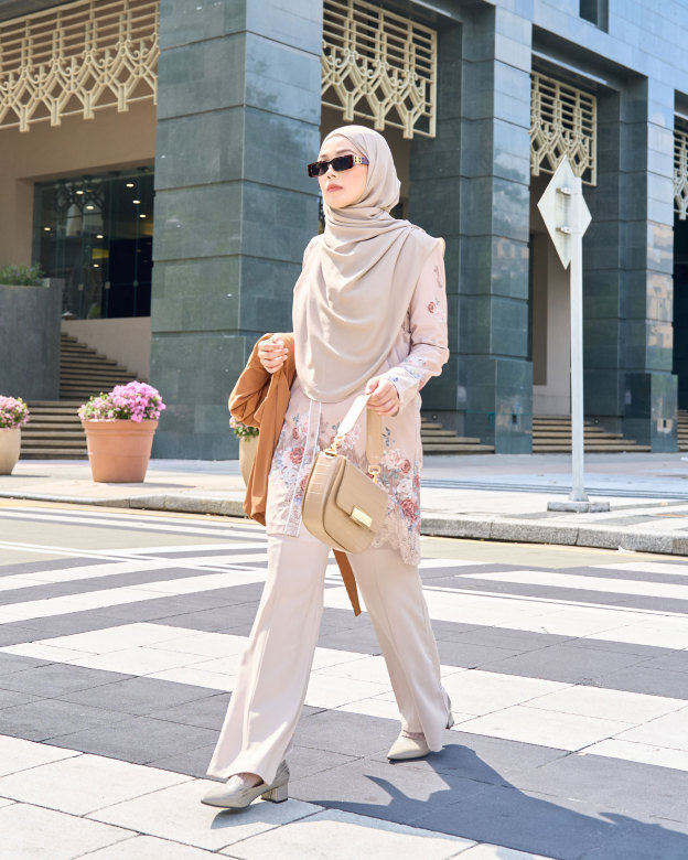 Blouse Alma Rosalie Series