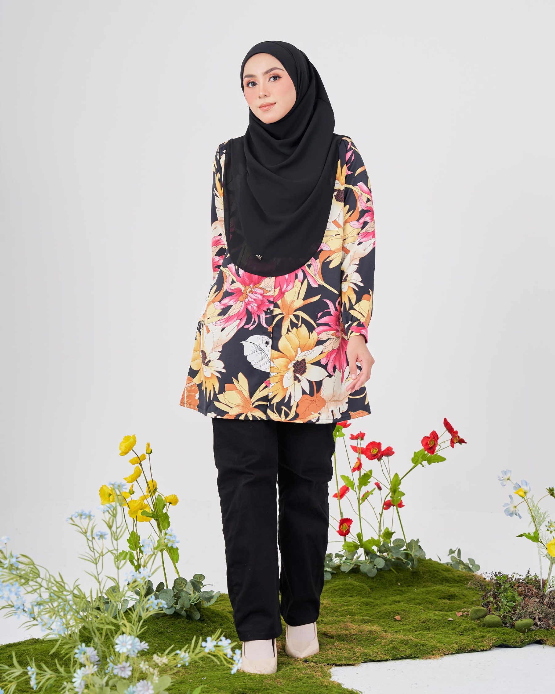 Blouse Button Down Primrose - Daphne Black