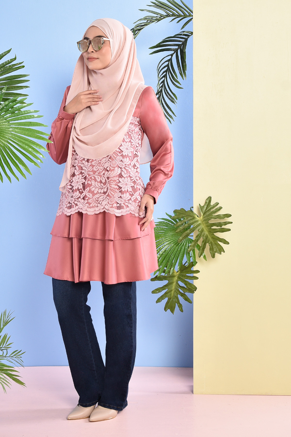 Blouse Lace Baini - Bubblegum Pink