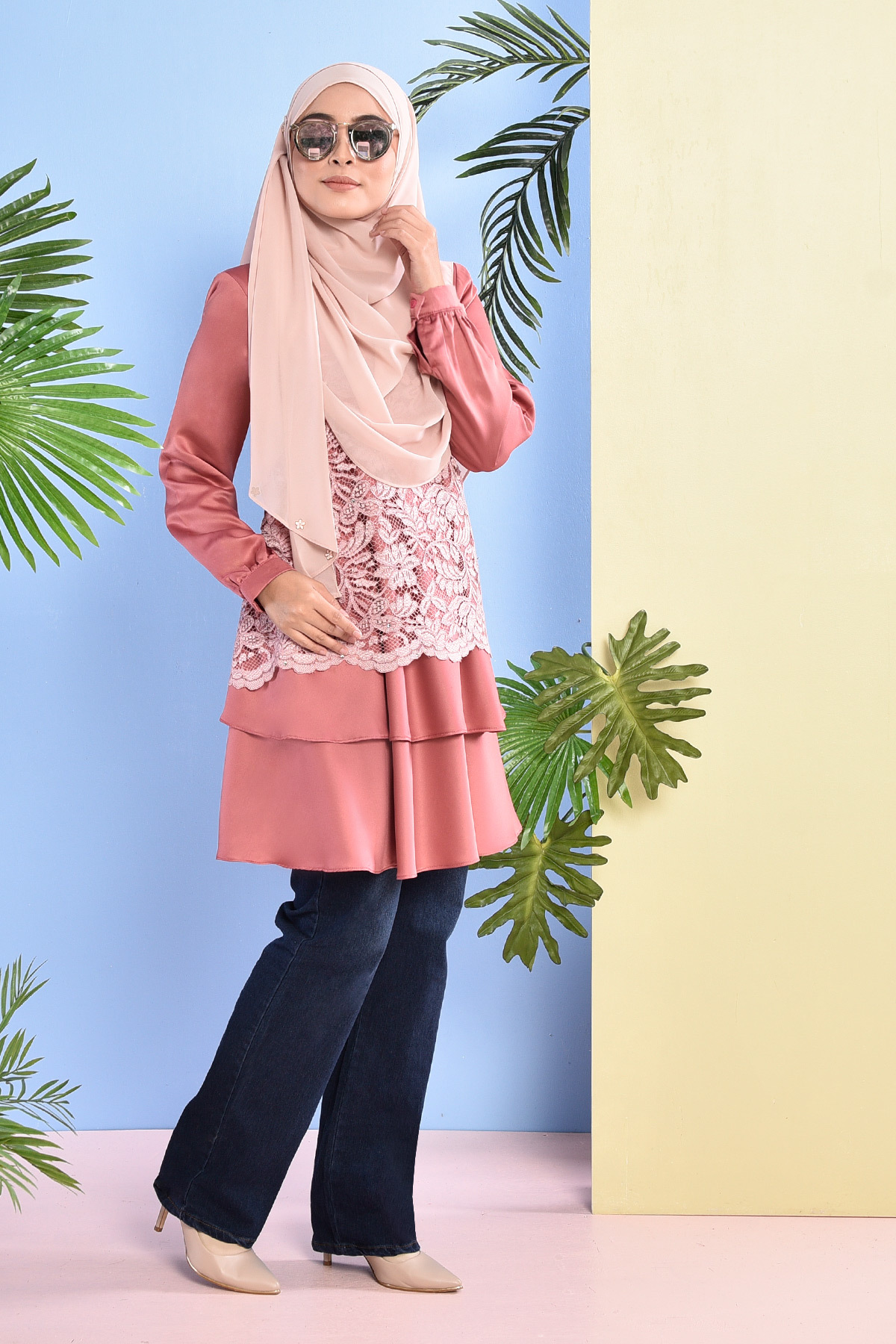 Blouse Lace Baini - Bubblegum Pink