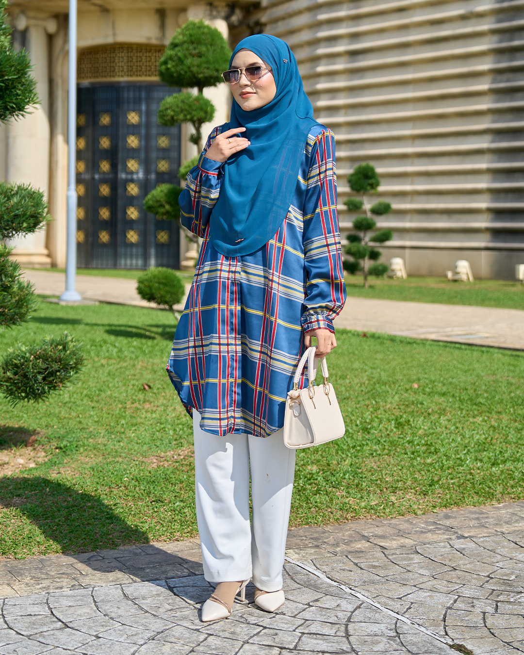 Blouse Nazuha - Ema Emily Series