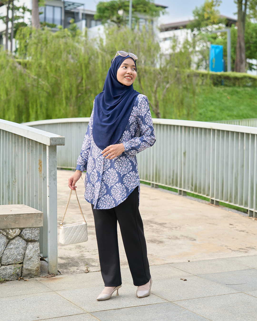 Blouse Nazifa - Midnight Blue