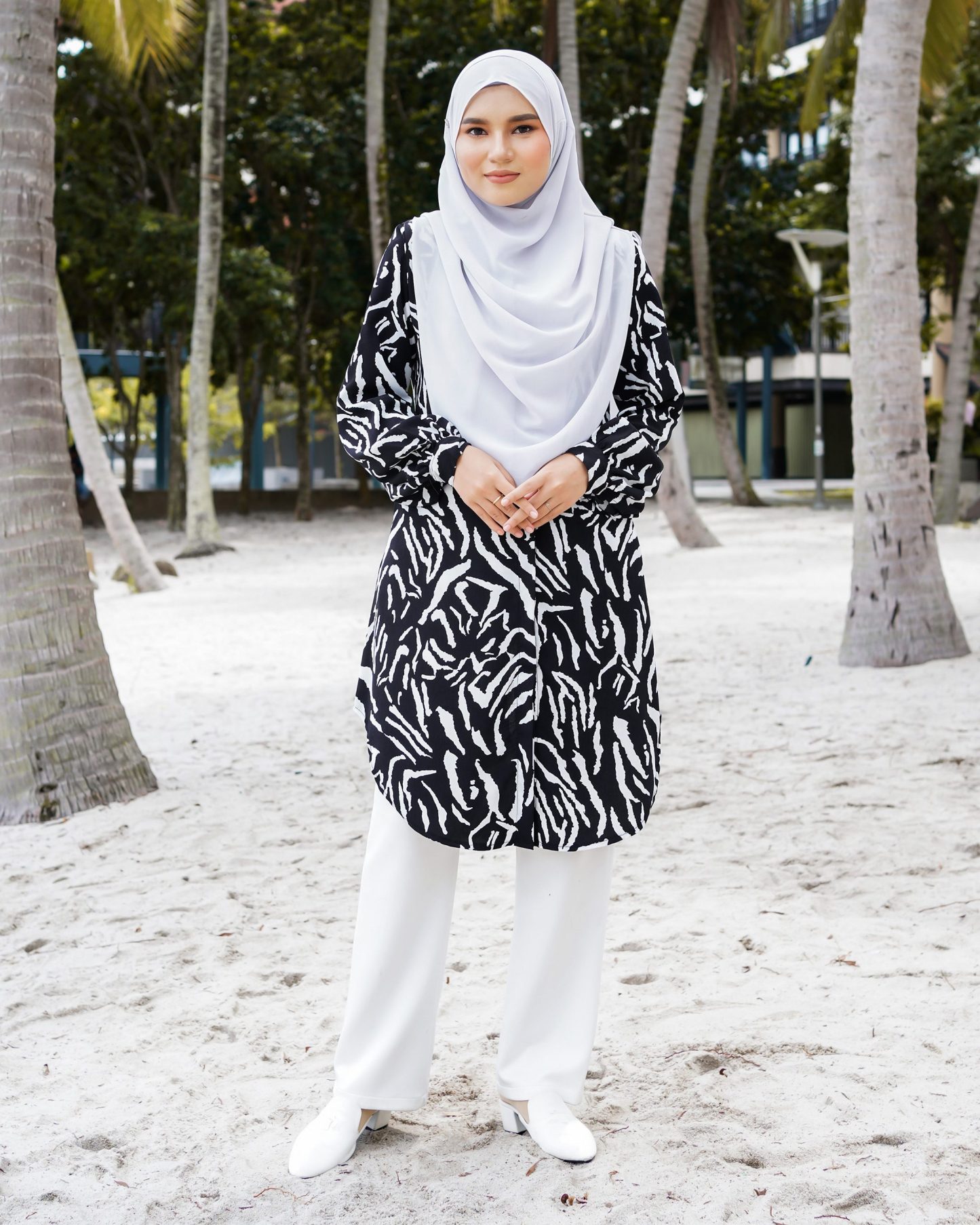 Blouse Nazuha - Blackie White