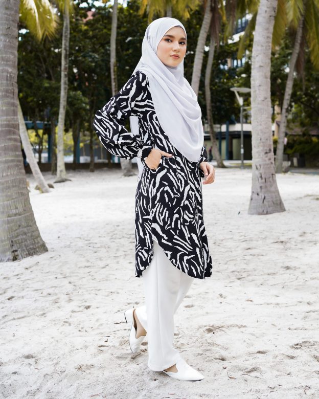 Blouse Nazuha - Blackie White