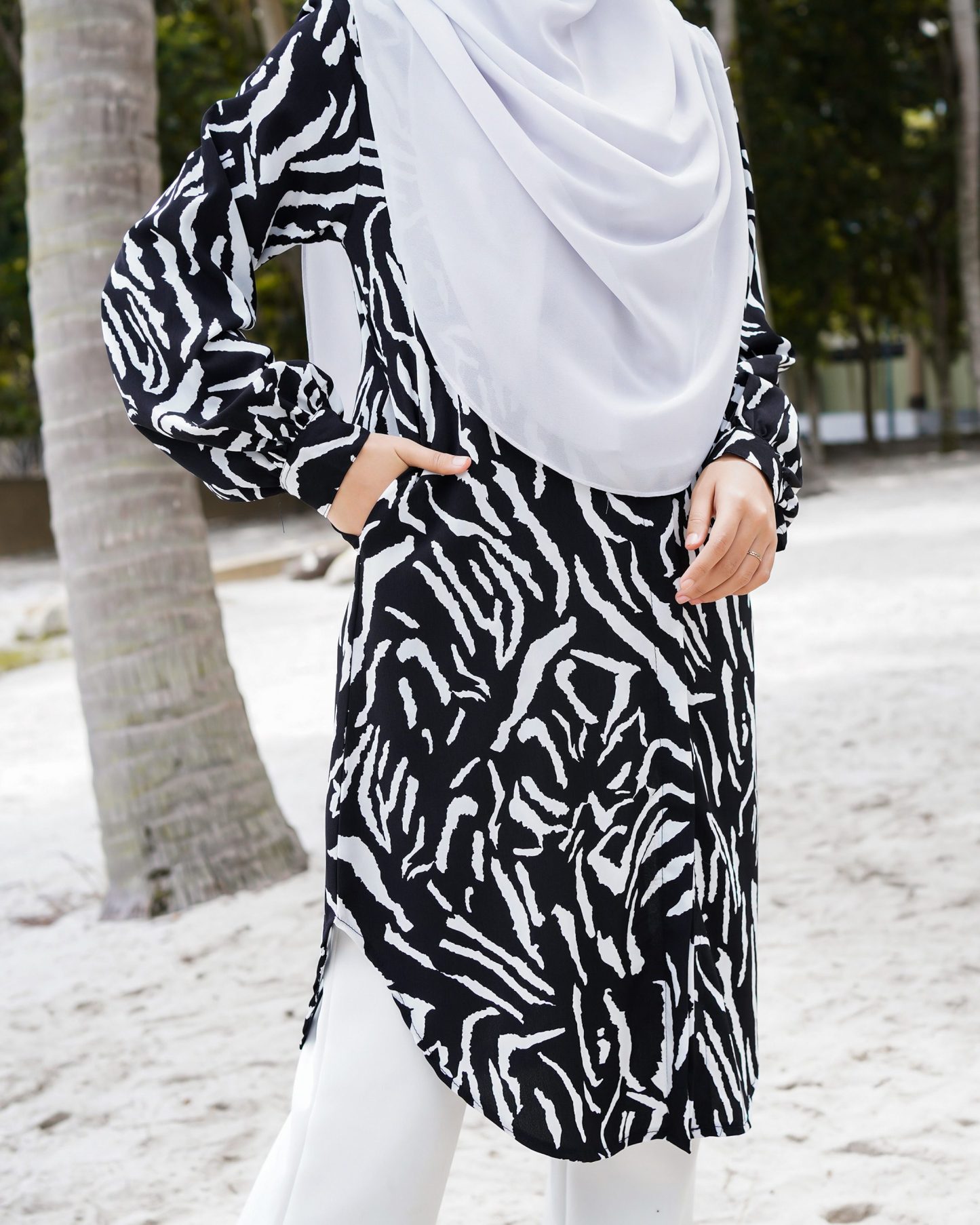 Blouse Nazuha - Blackie White