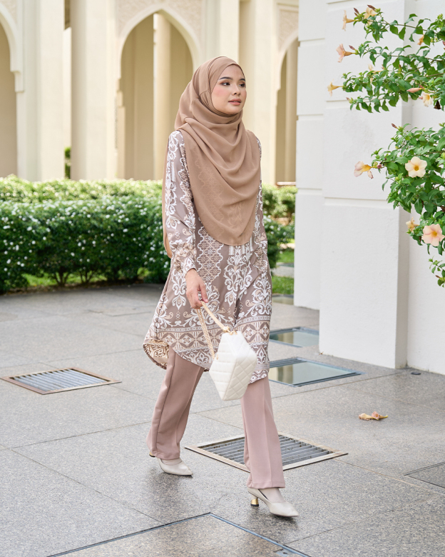 Blouse Nazuha – Enchanted Brown