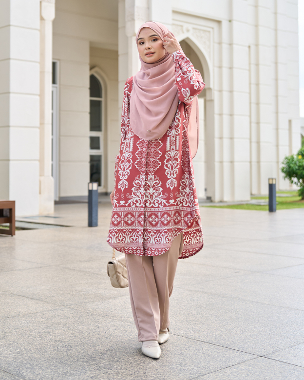 Blouse Nazuha – Enchanted Scarlet