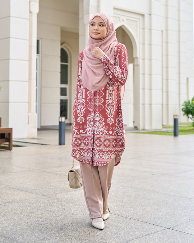 Blouse Nazuha – Enchanted Scarlet