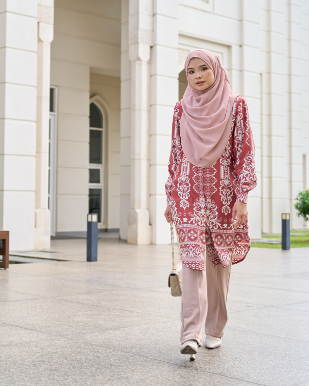 Blouse Nazuha – Enchanted Scarlet