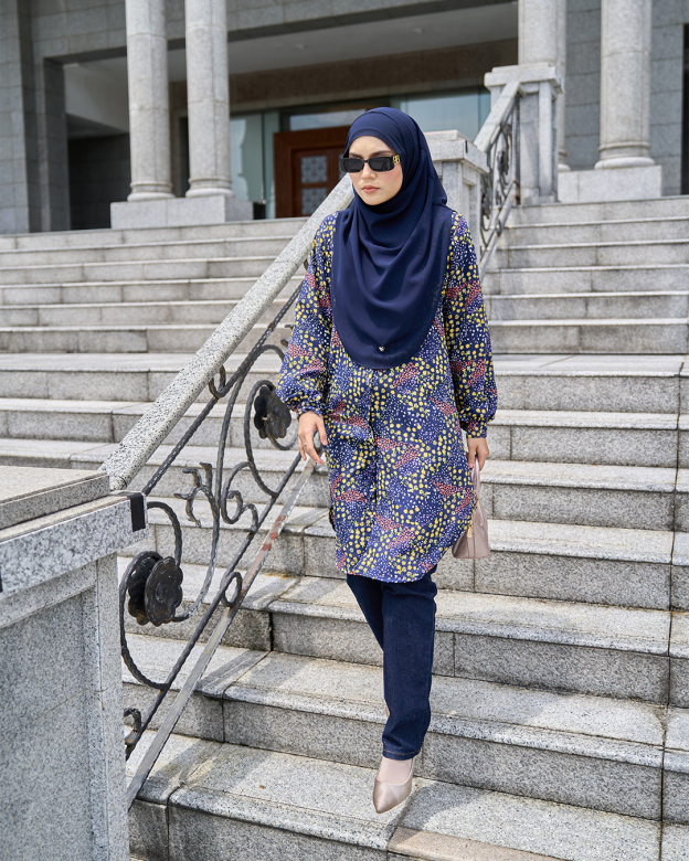 Blouse Nazuha - Navy Columbine