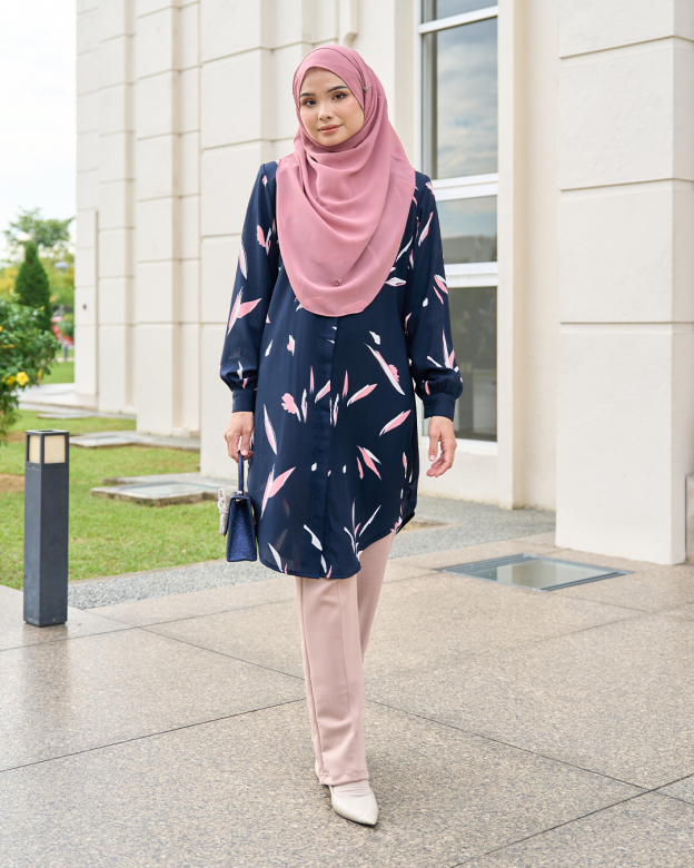 Blouse Nazuha – Utopia Navy Blue