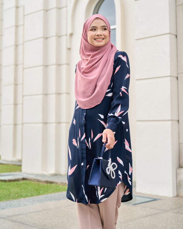 Blouse Nazuha – Utopia Navy Blue