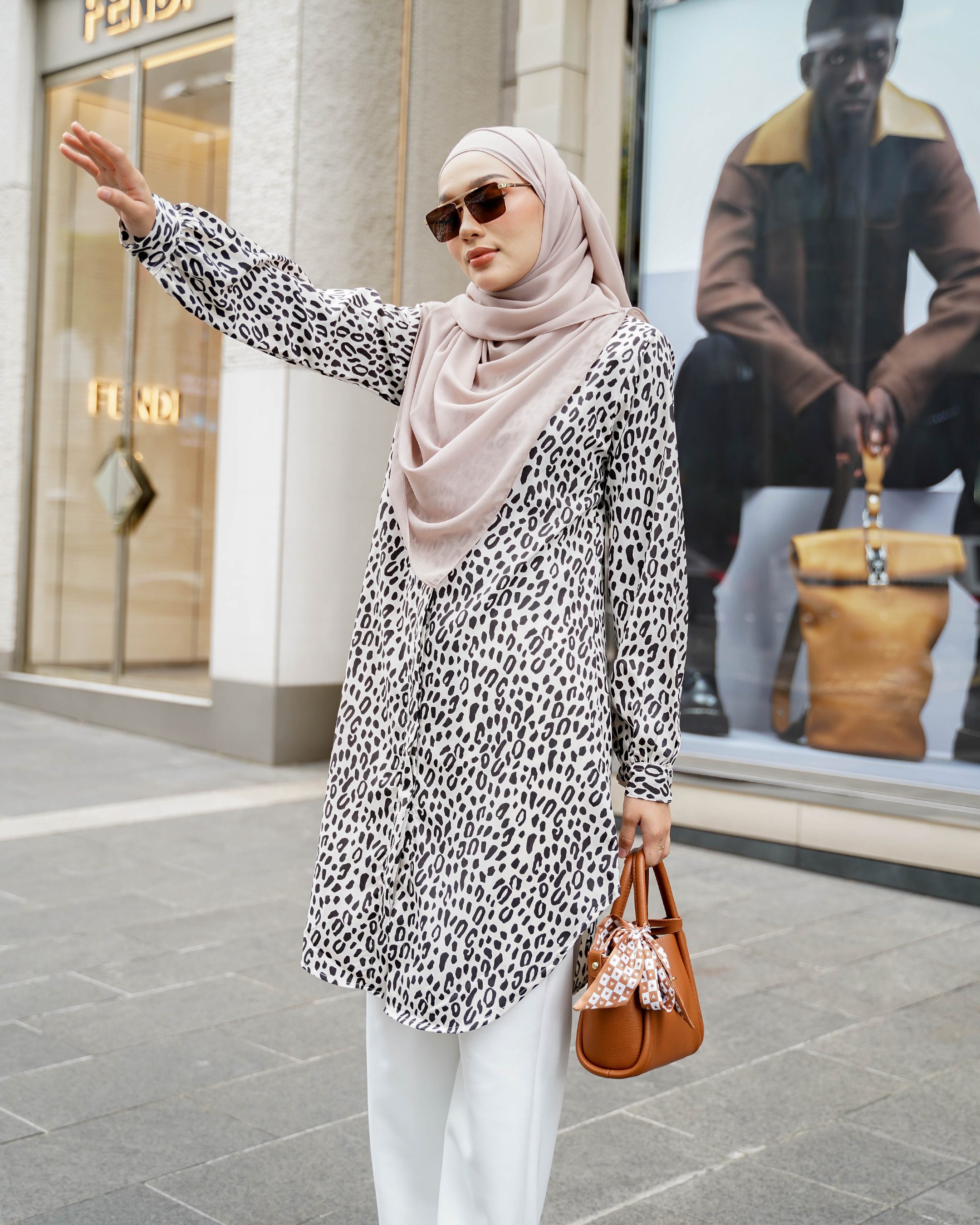 Blouse Nazuha - Whitey Cheeta