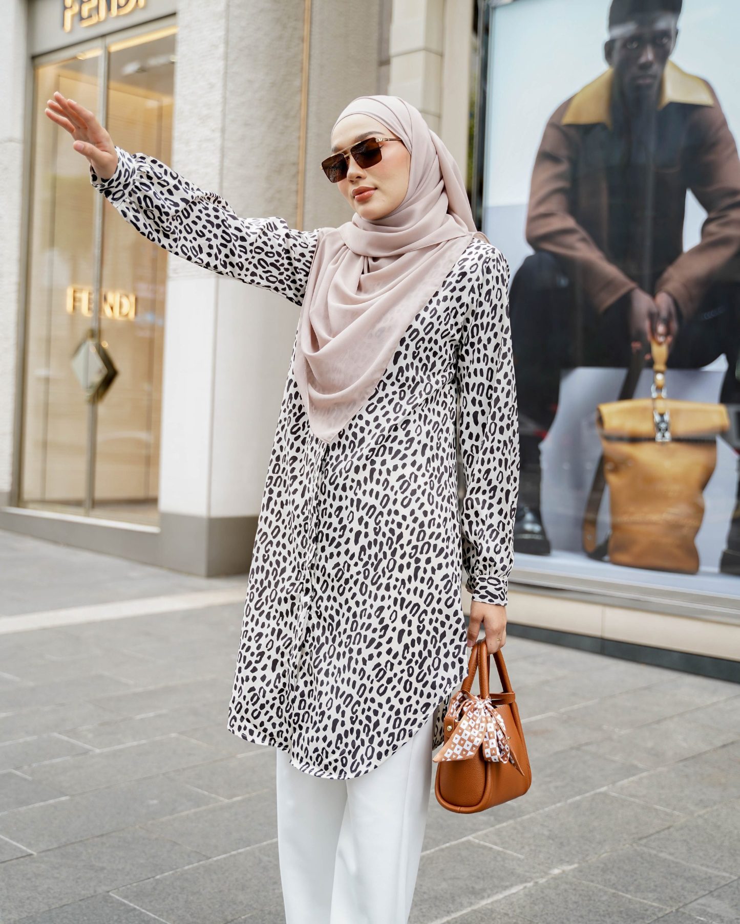 Blouse Nazuha - Whitey Cheeta
